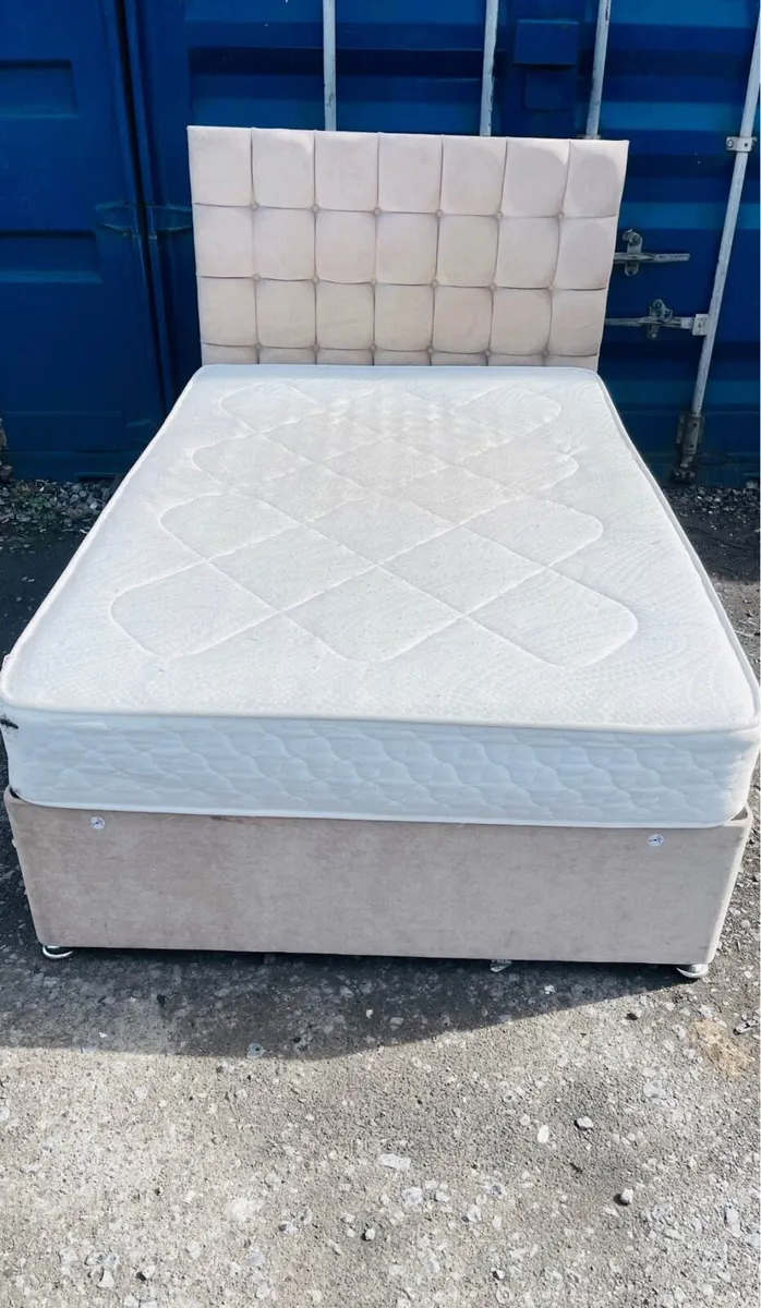 Small double bedframe with mattress - Image 3