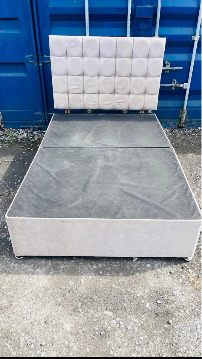 Small double bedframe with mattress - Image 4