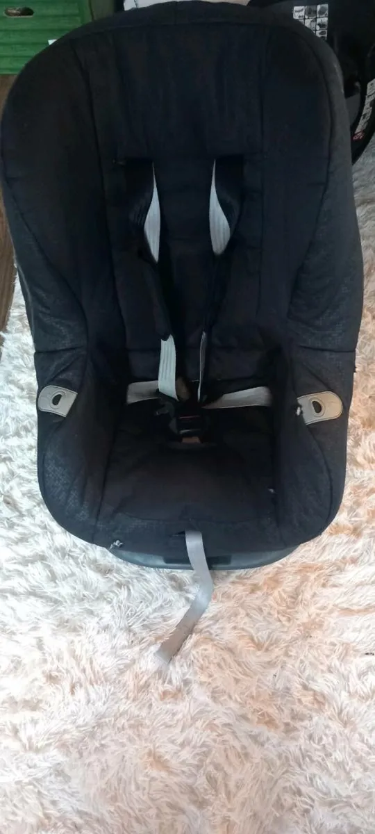 Britox Romer Car Seat - Image 1