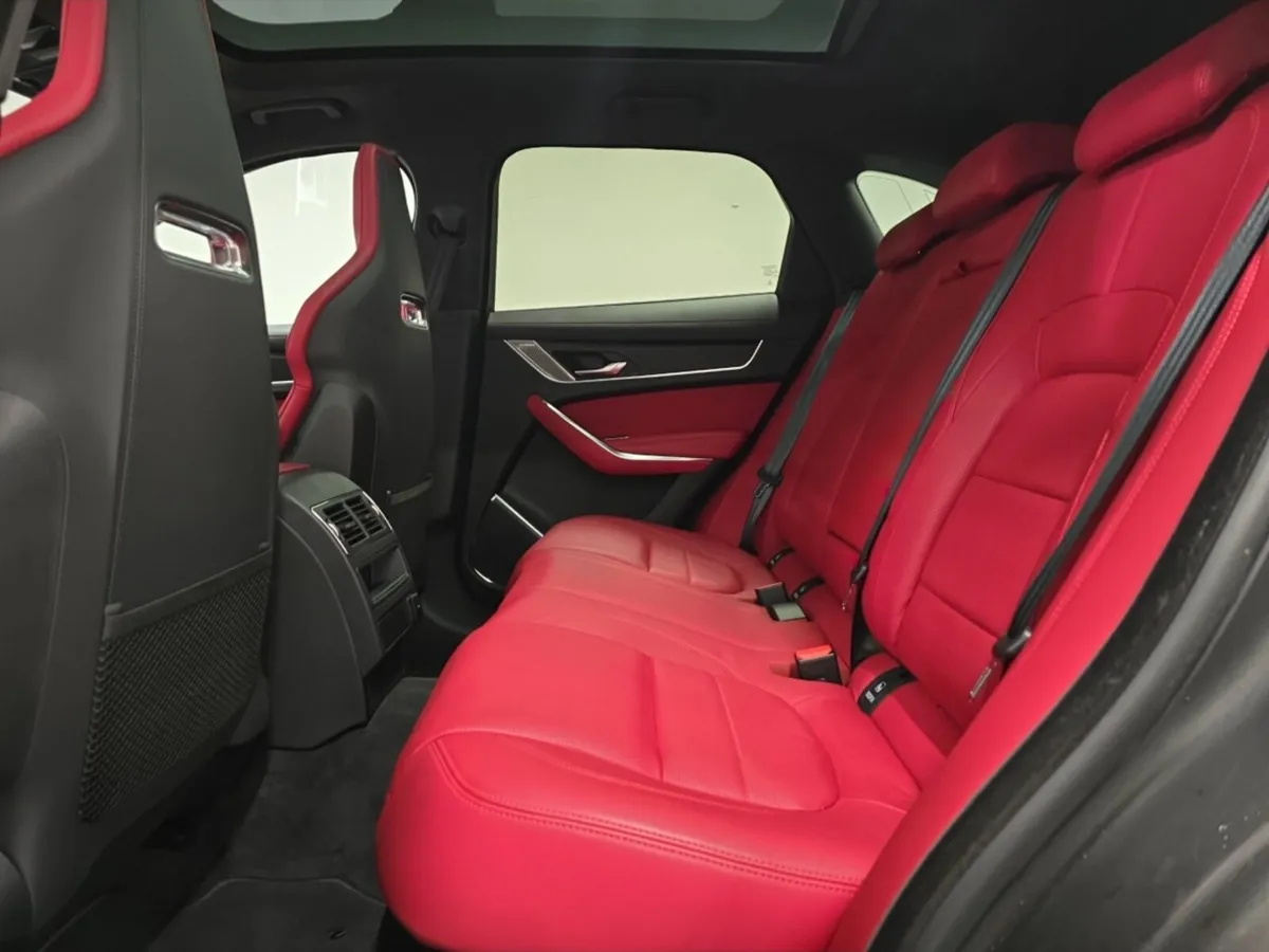 Jaguar F-pace F-Pace Diesel Estate R-Dynamic HSE B - Image 4