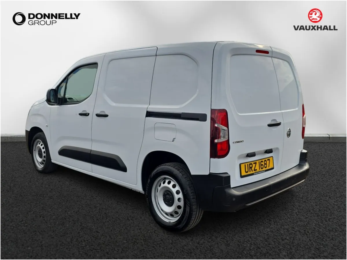 Vauxhall Combo Cargo L2 Diesel Dynamic - Image 2