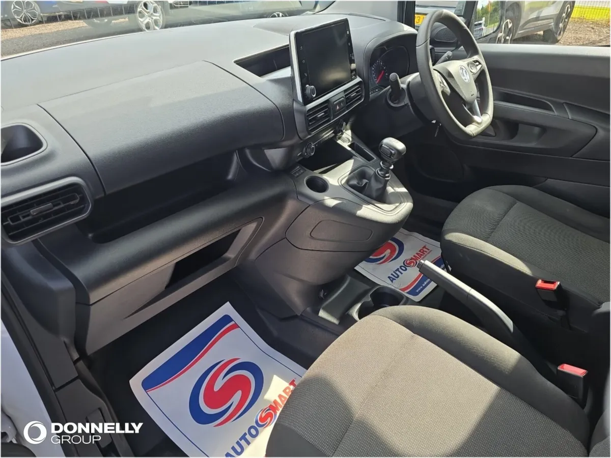 Vauxhall Combo Cargo L2 Diesel Dynamic - Image 4