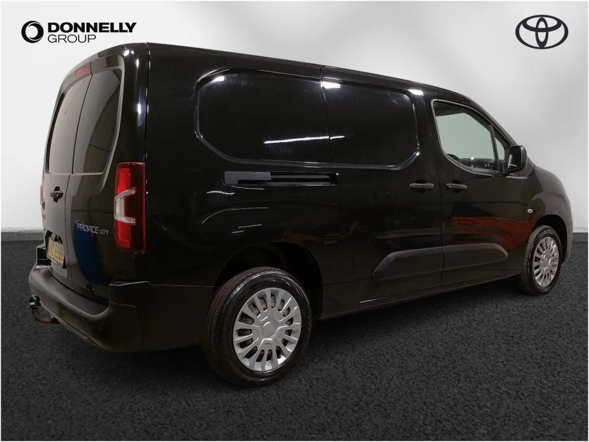 Toyota Proace City L2 Diesel Icon - Image 4