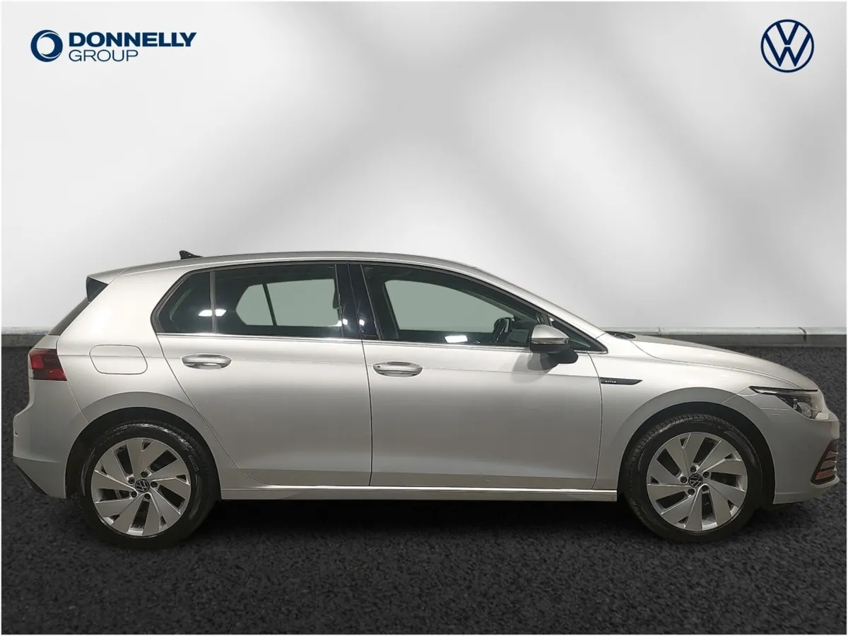 Volkswagen Golf Hatchback Style - Image 4