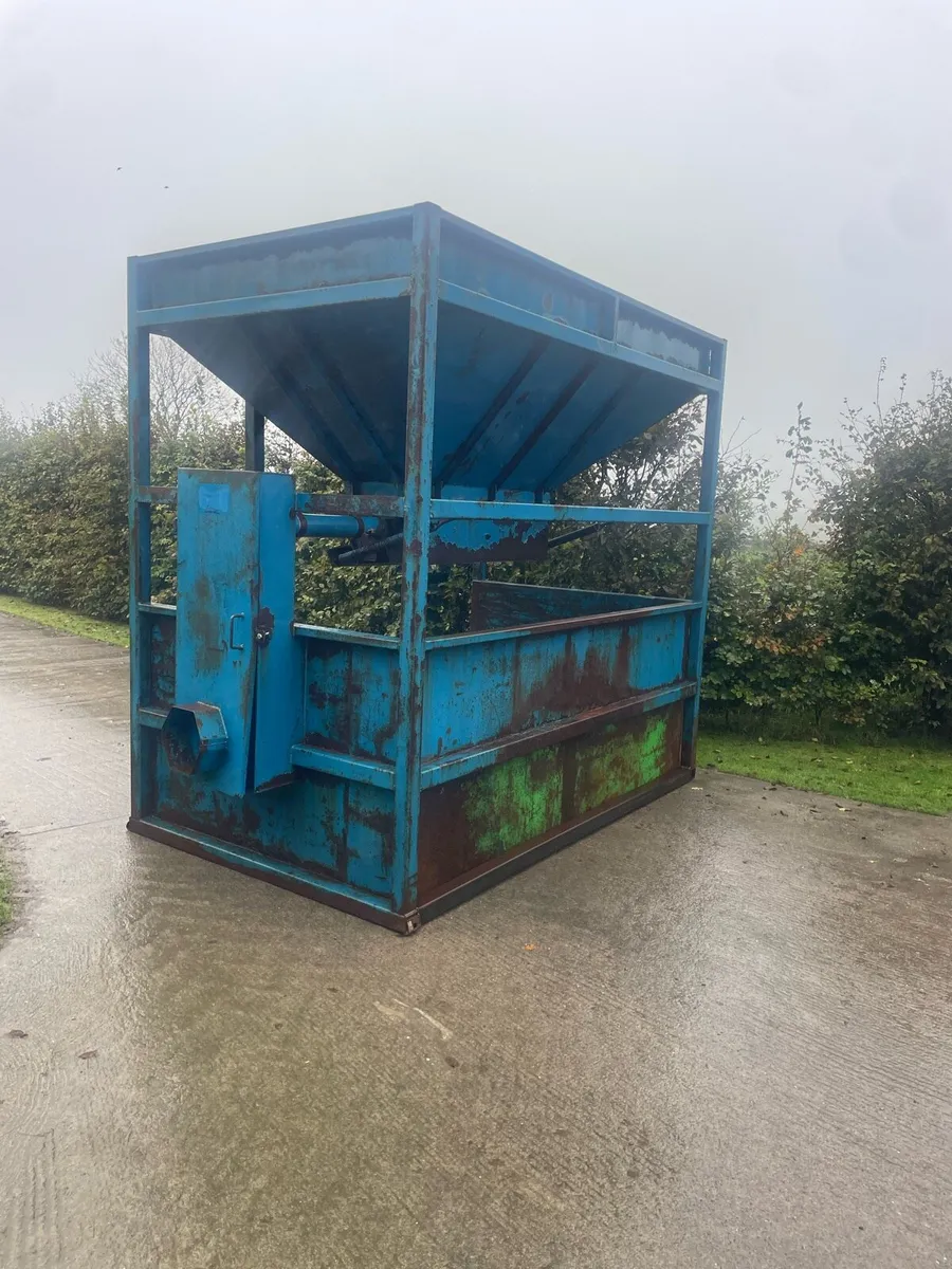 Free standing beet chopper - Image 2