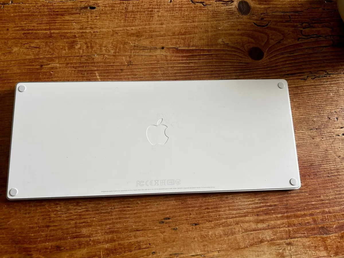 Apple Magic Keyboard - For Parts - Image 2