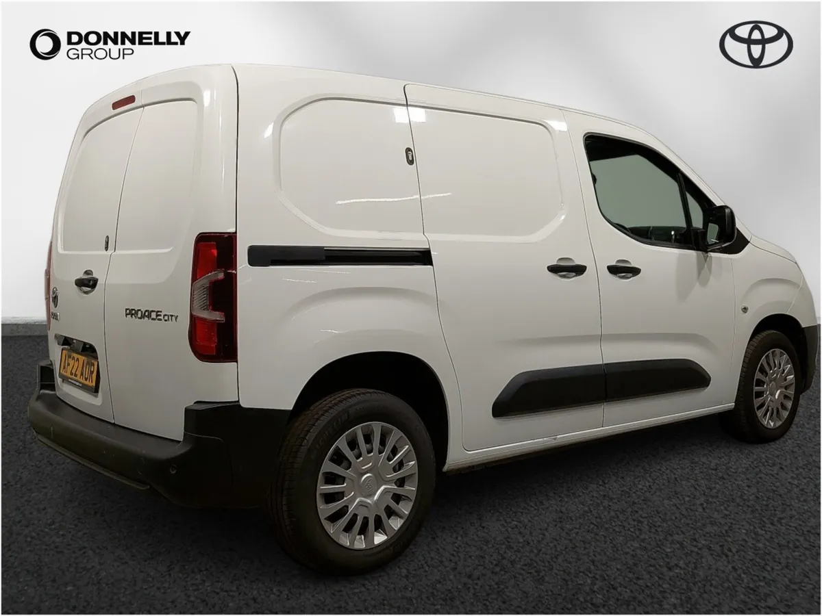 Toyota Proace City L1 Diesel Icon - Image 4