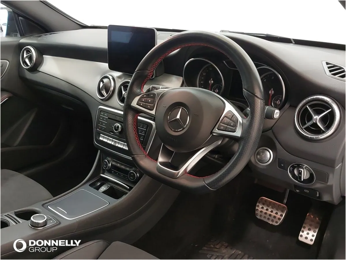 Mercedes-Benz CLA Class Cla Shooting Brake AMG Lin - Image 4