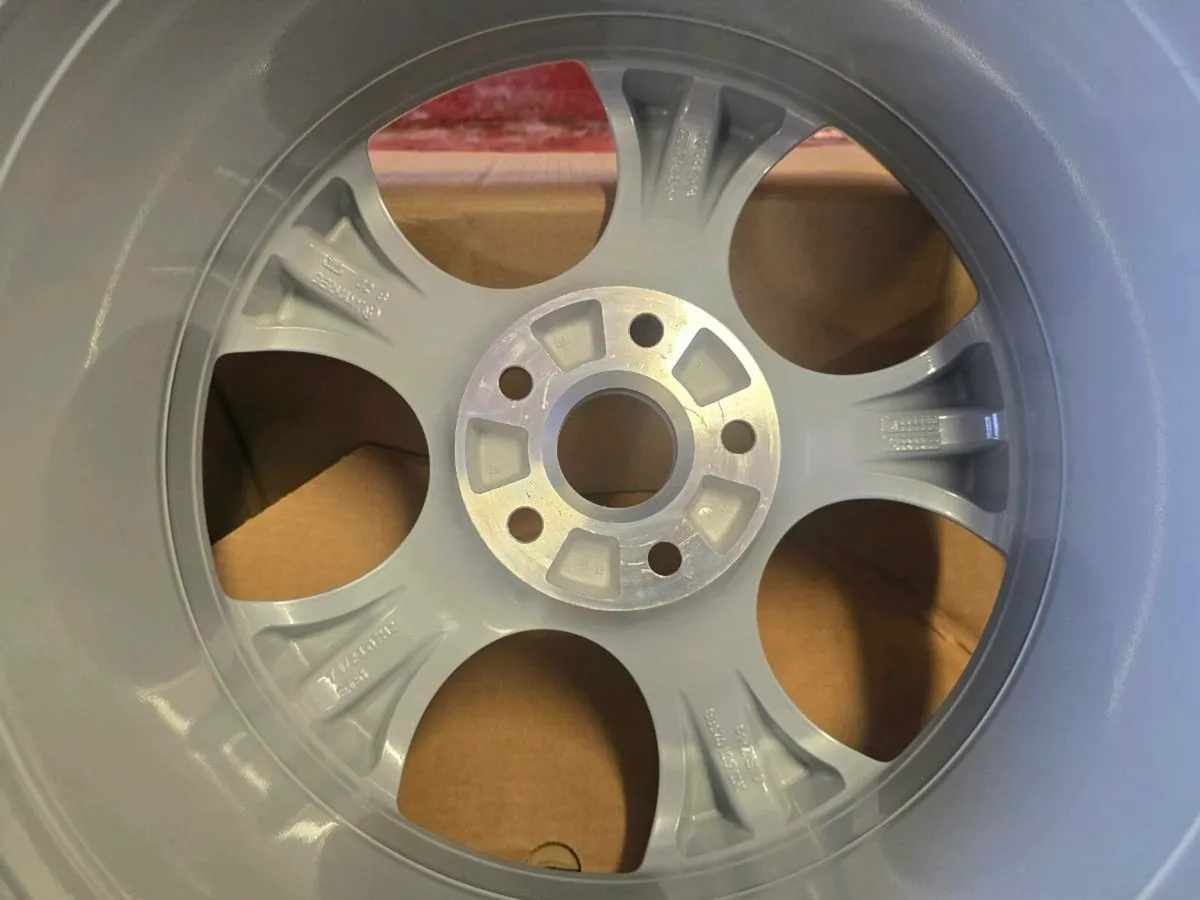Vw Golf Gti alloy wheel new - Image 2