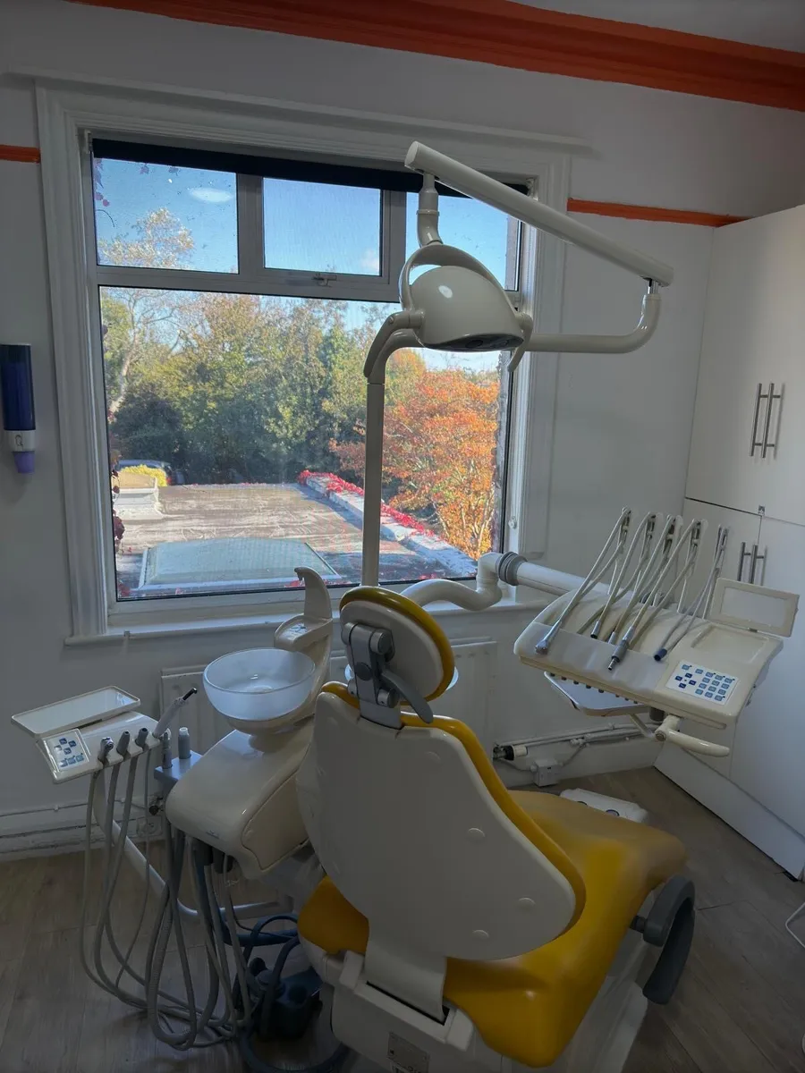 Dental chair - Image 2