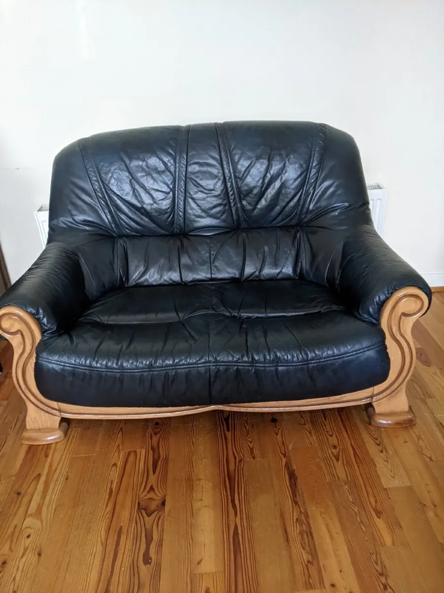 3 Leather couches free to go - Image 1