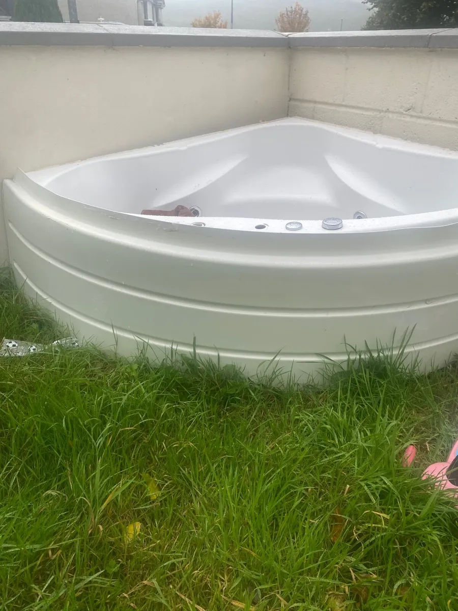 Jet corner bath - Image 2