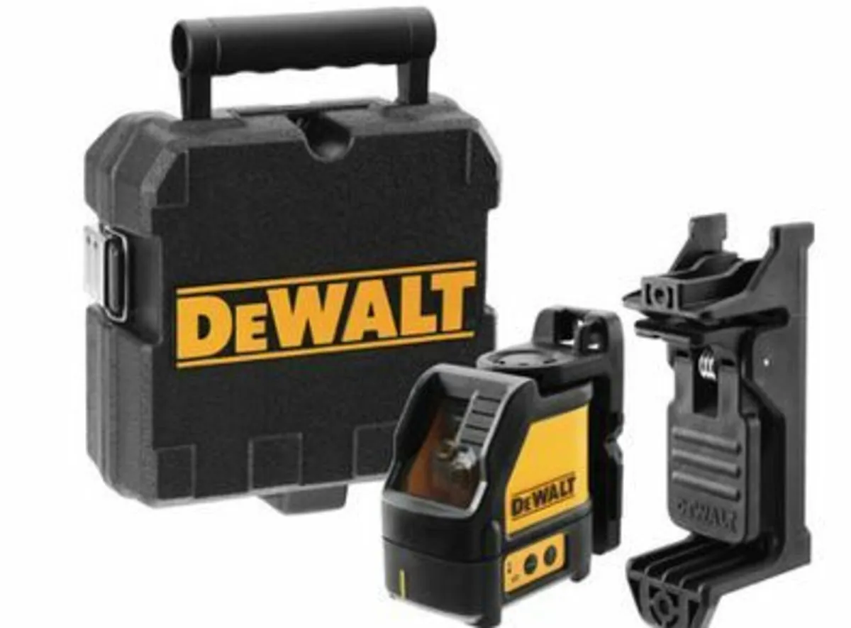 DeWalt DW088CG Green Beam Cross Line Laser & Case