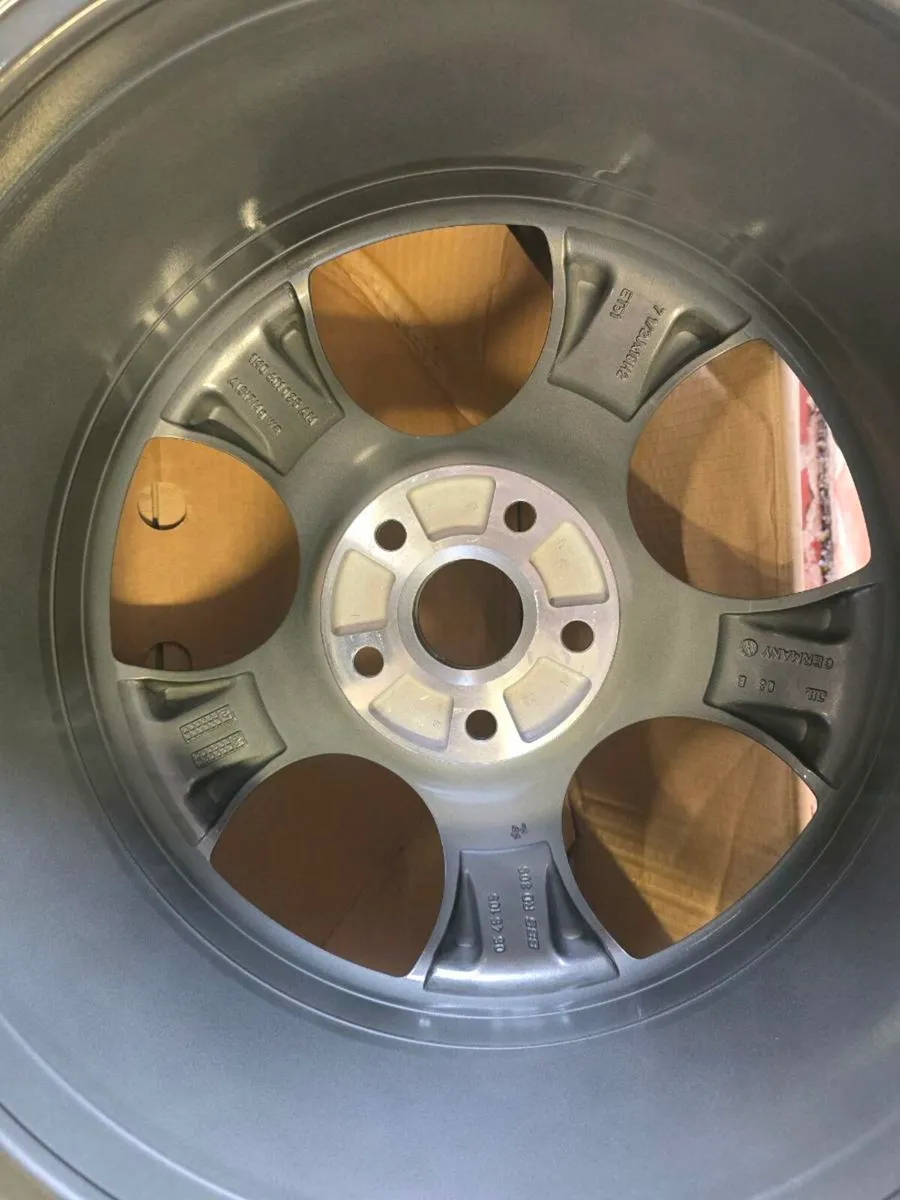 Vw Golf Gti alloy wheel new - Image 2