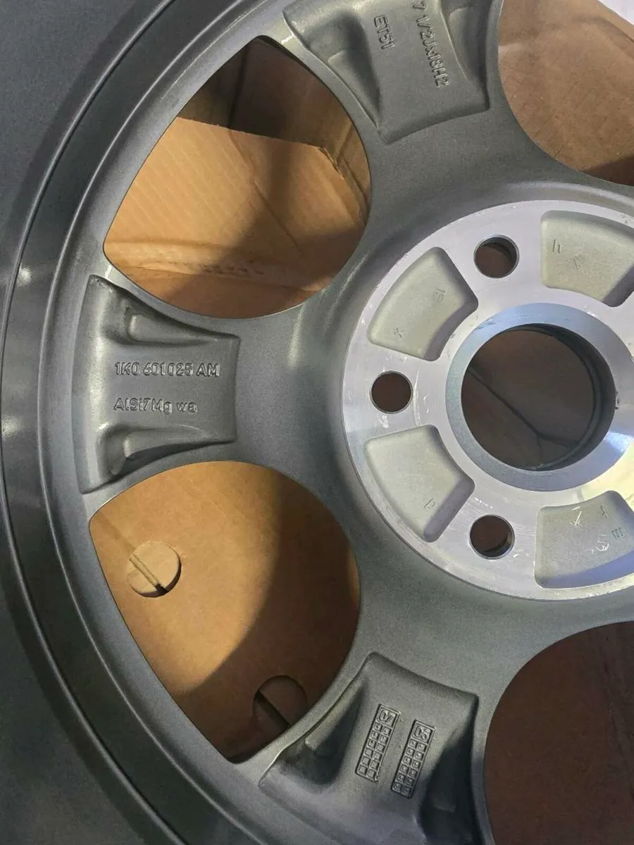 Vw Golf Gti alloy wheel new - Image 4