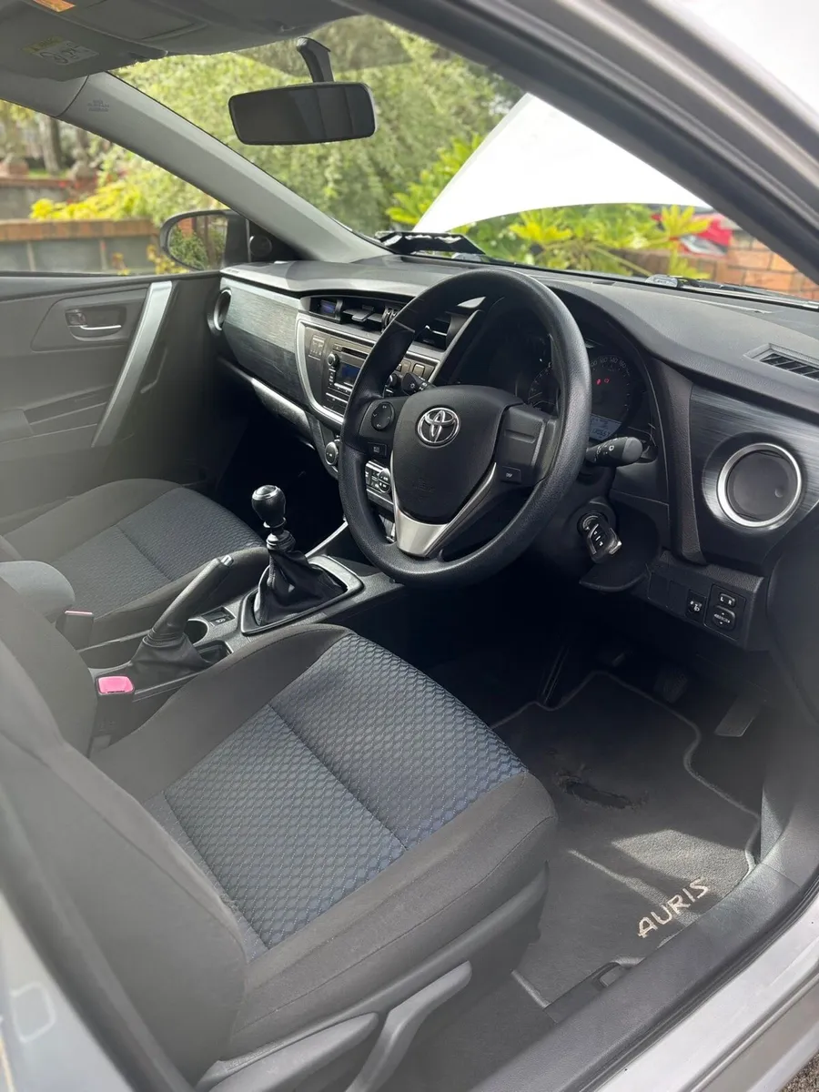 Toyota Auris 2013 - Image 4
