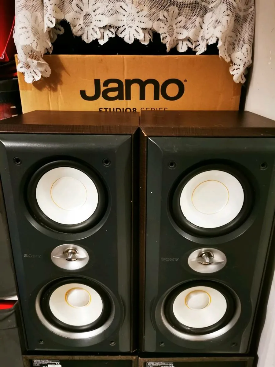 Sony large bookshelf Speakers - Image 2