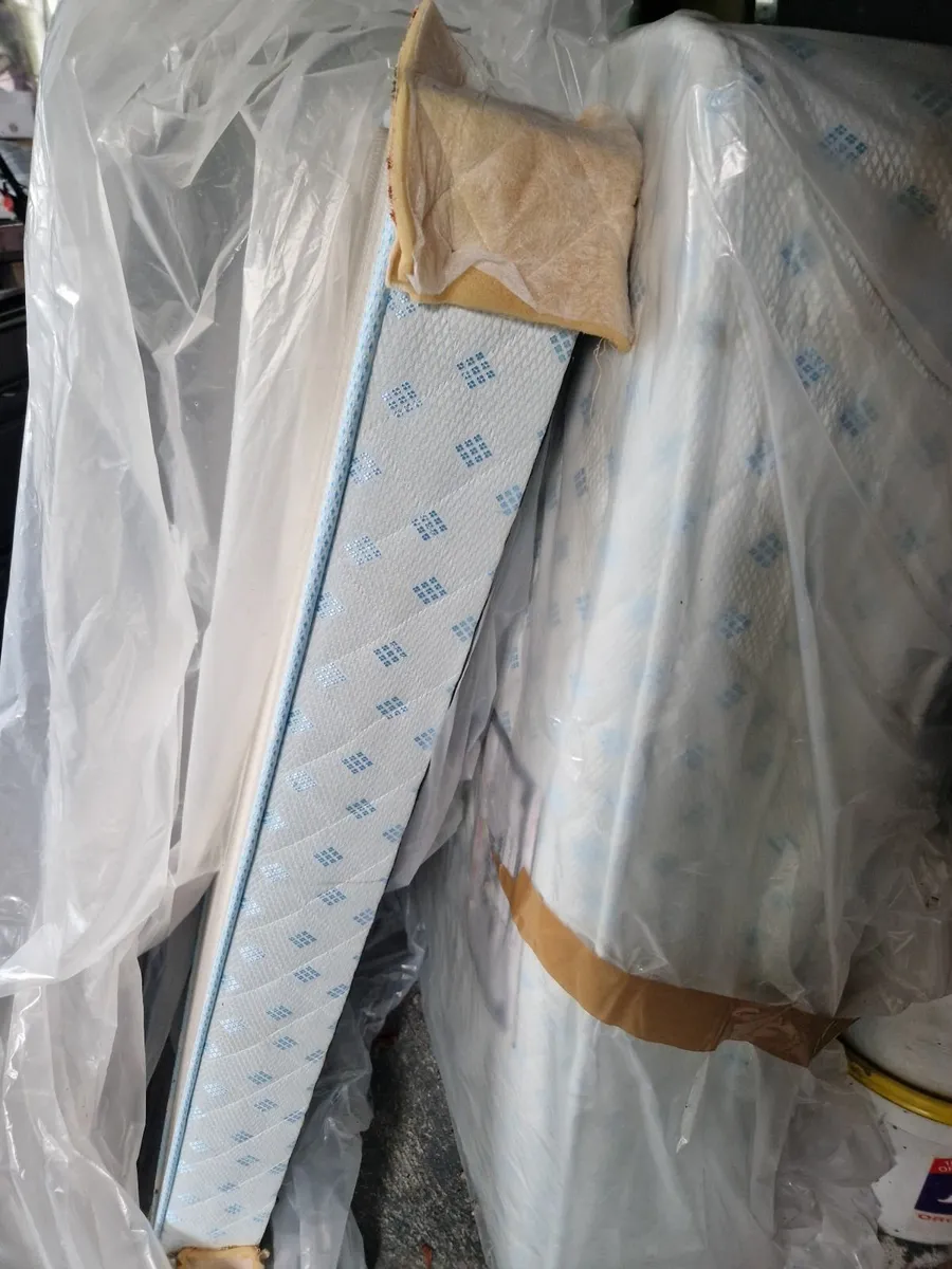 Bed - Image 1