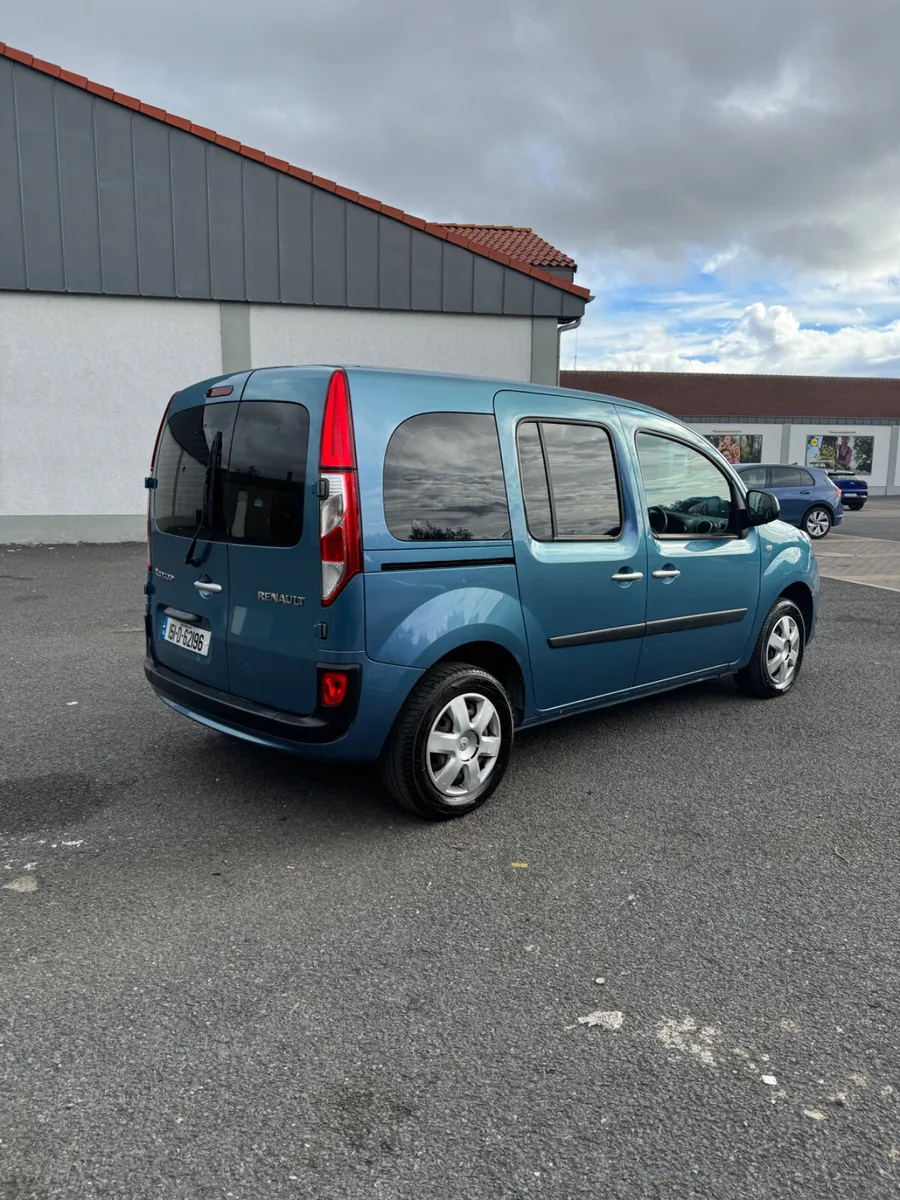 Renault Kangoo 1.6 Automatic 5 Seats - Image 4