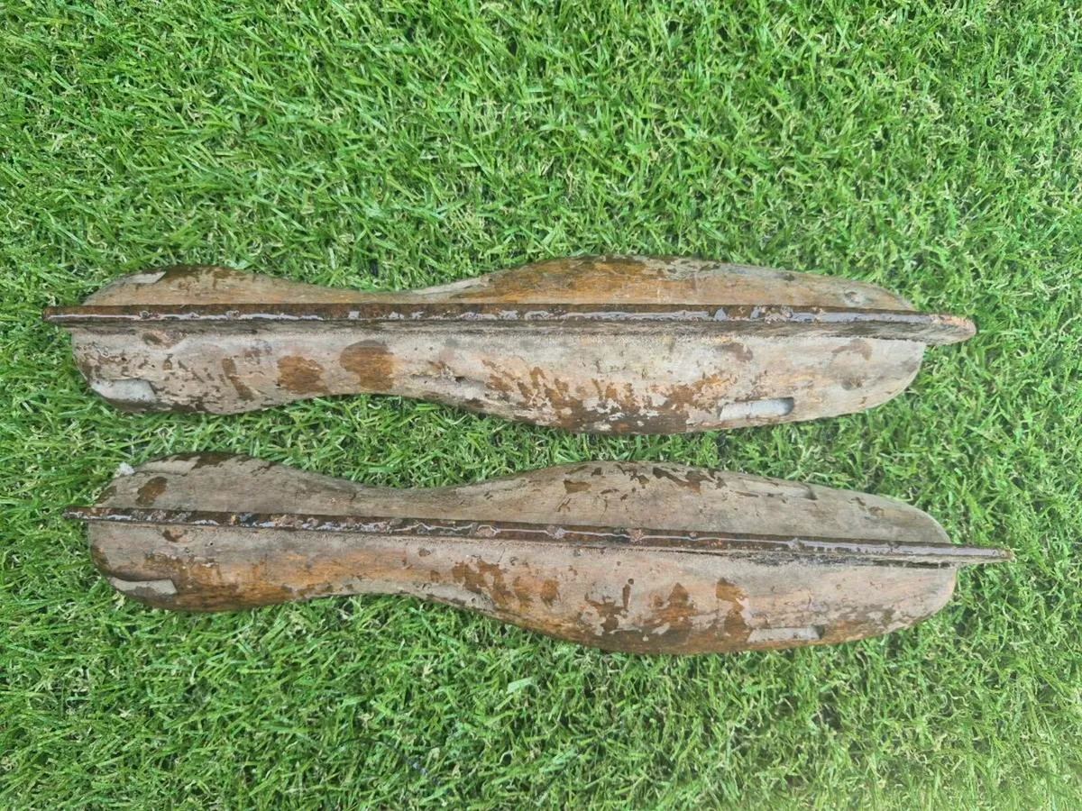 Vintage ice skates - Image 2