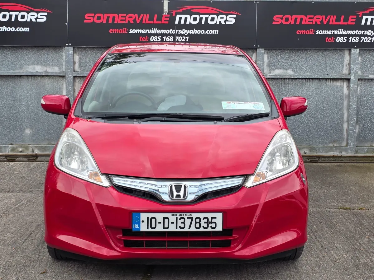 Honda Fit 2010 - Image 2