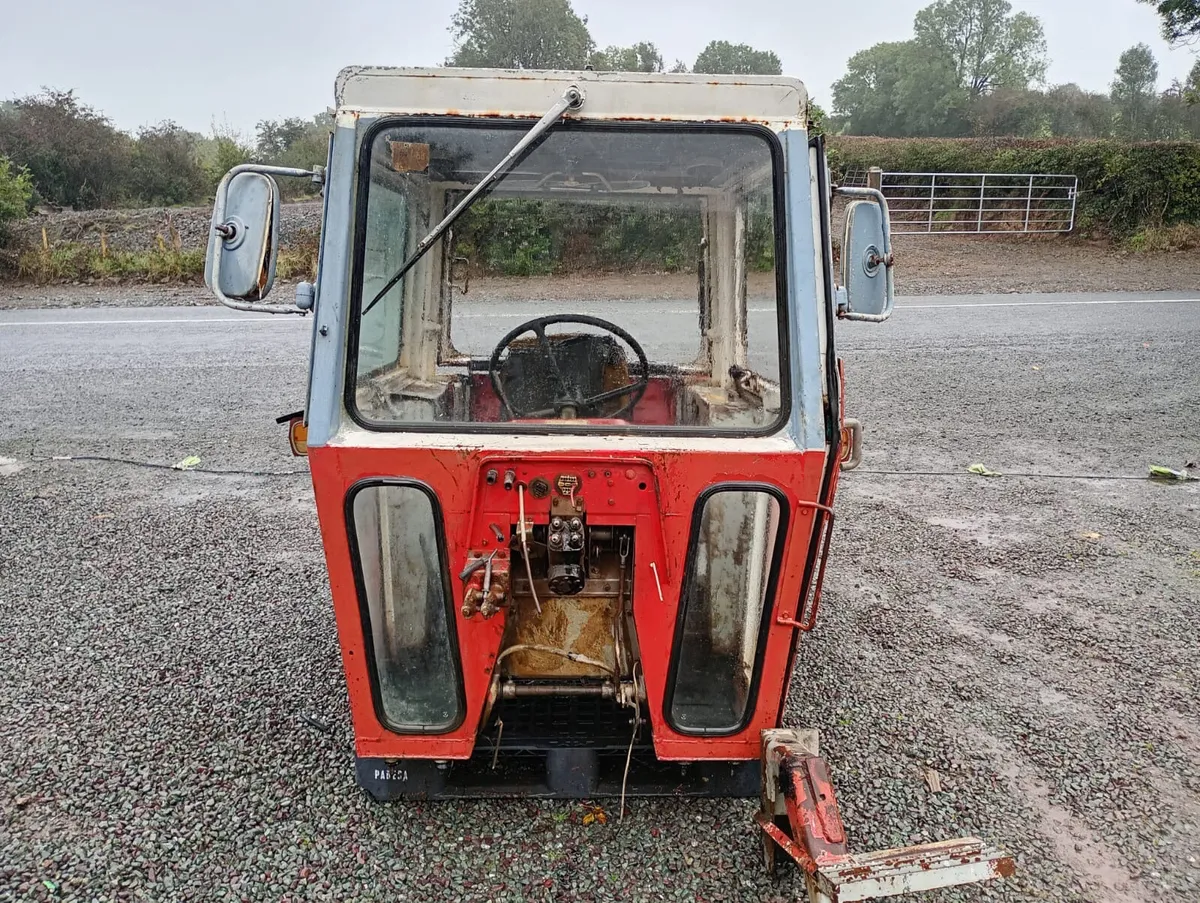 European MF 595 Cab - Image 3