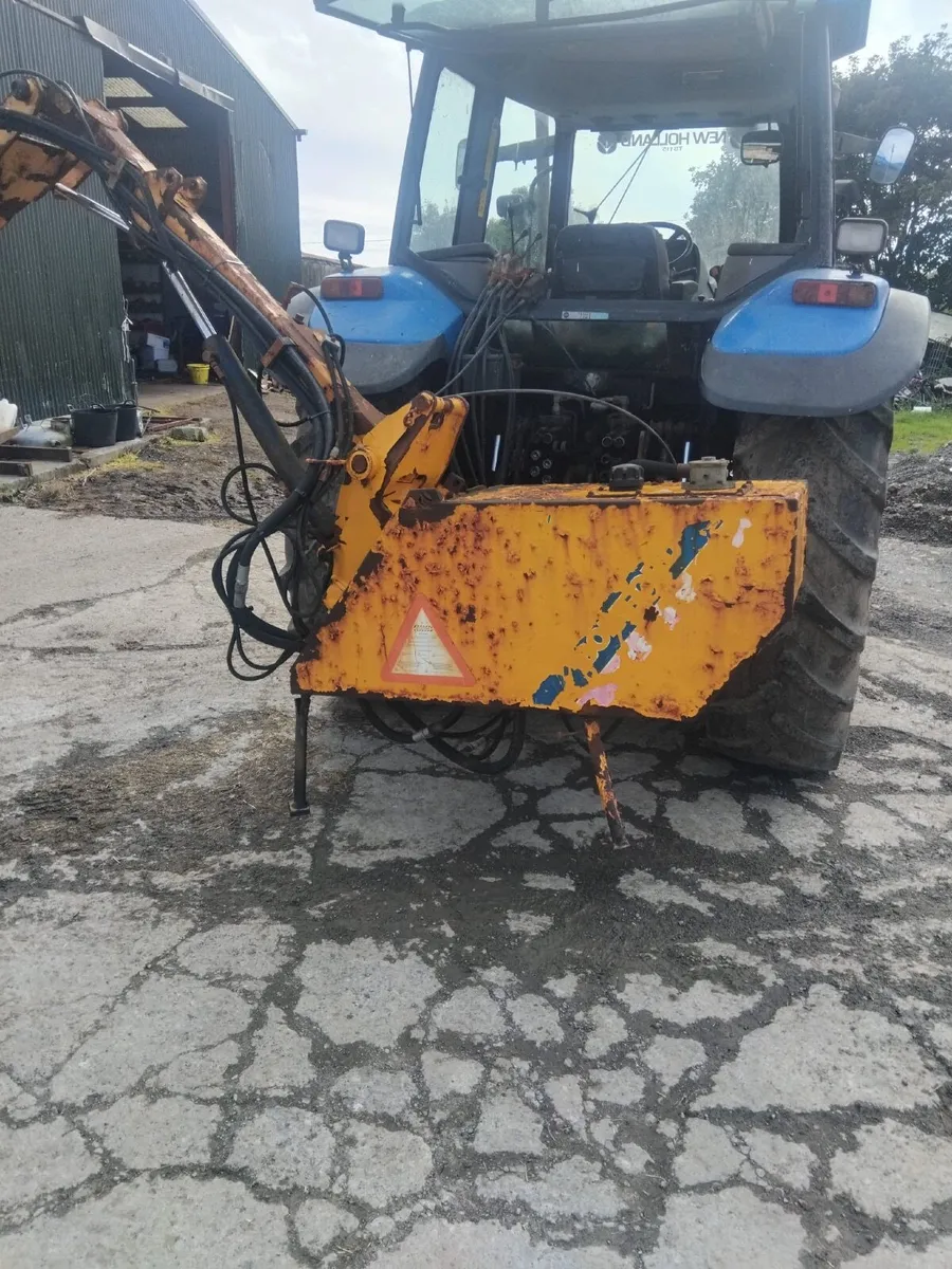 Bomford B48XLE Hedge Cutter - Image 2