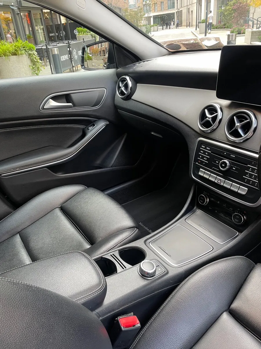 Mercedes-Benz GLA 2018 - Image 2