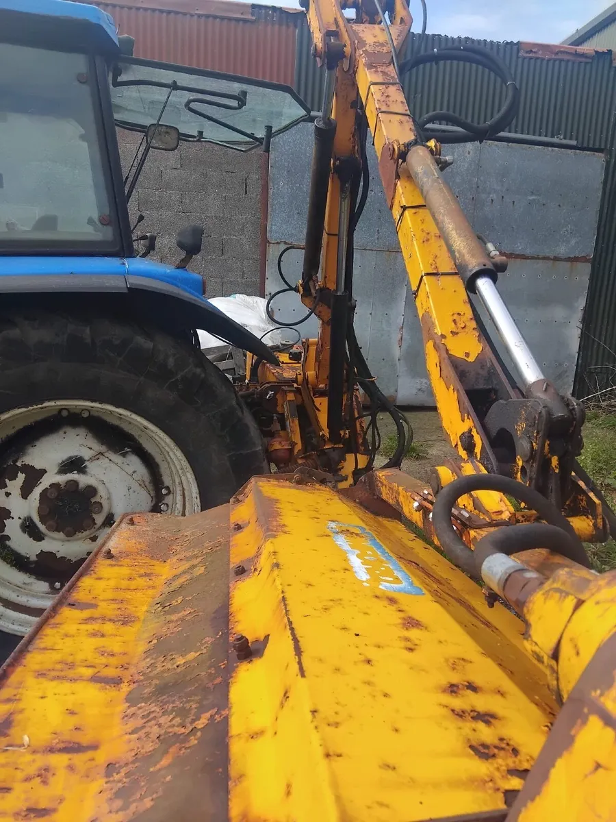 Bomford B48XLE Hedge Cutter - Image 3