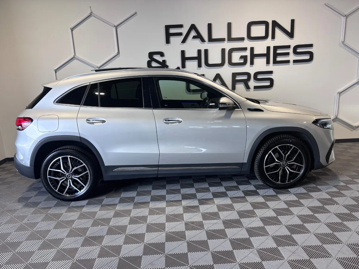MERCEDES-BENZ EQA 250 AMG LINE // HIGH SPEC - Image 4