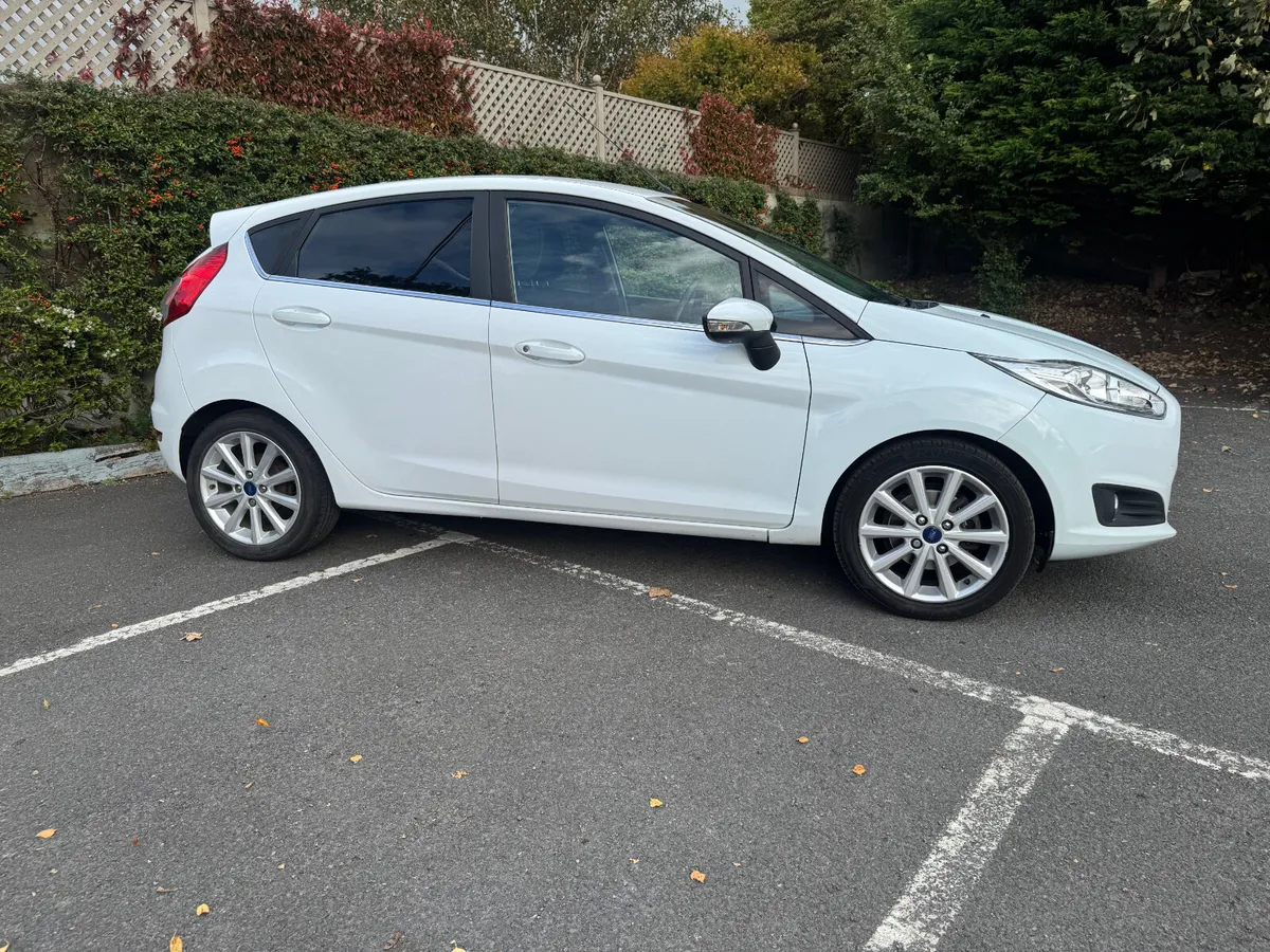 Ford Fiesta 1.0 petrol exceptional cond & warranty - Image 2