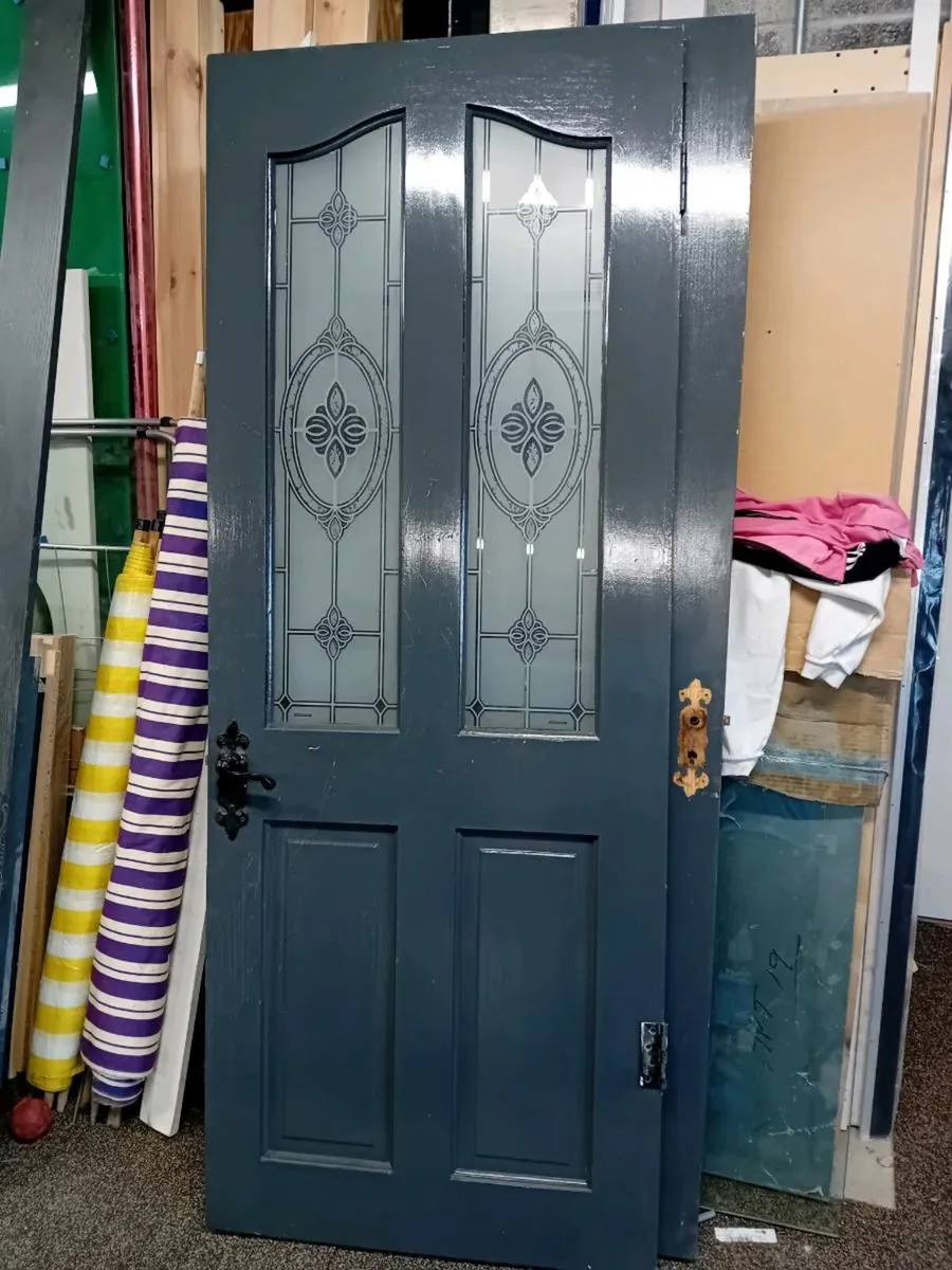 grey doors free free free - Image 1