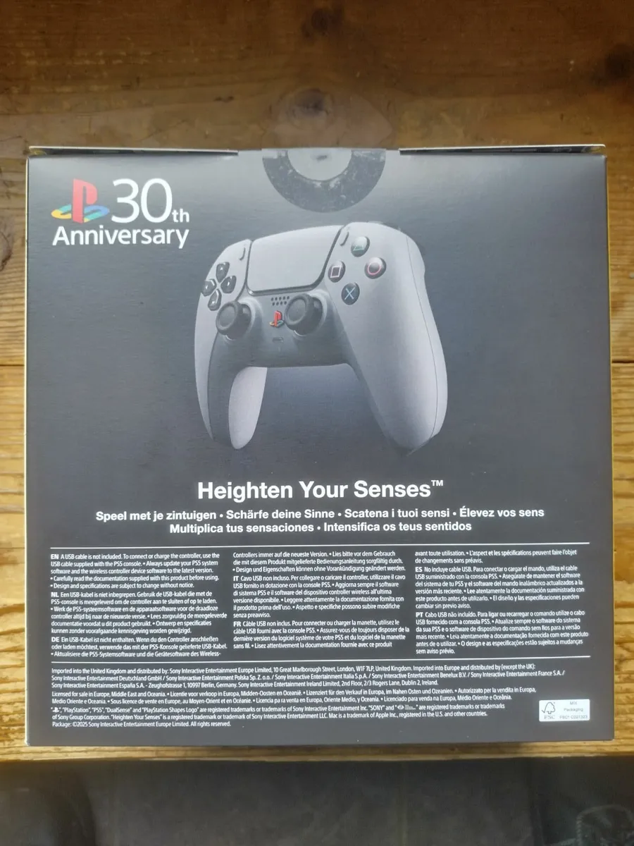 30th anniversary PS5 controller "NEW" - Image 2