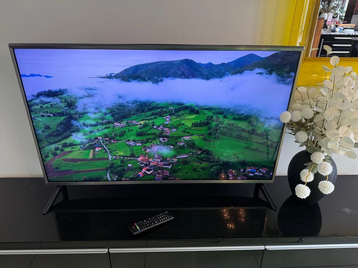 LG 43 inch SMART 4K ULTRA HD TV in swords - Image 3