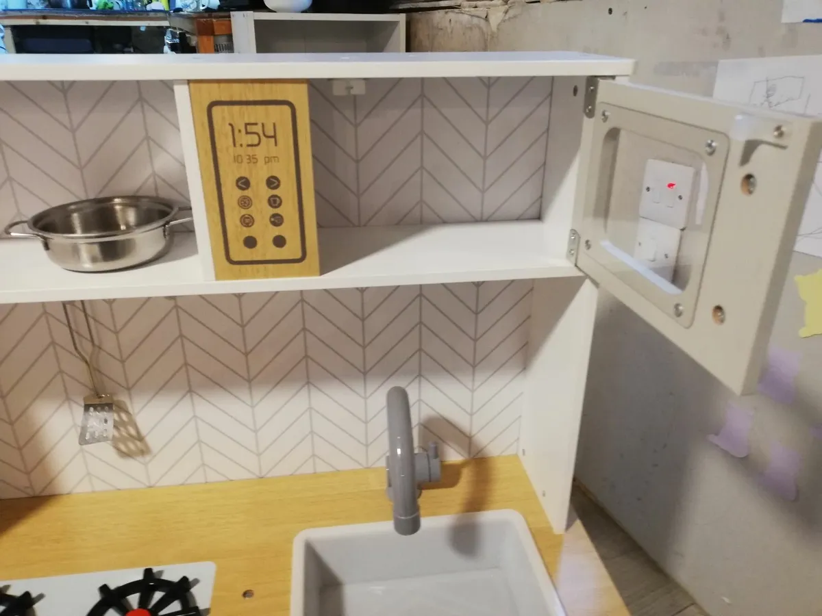 Toy kitchen - Image 3