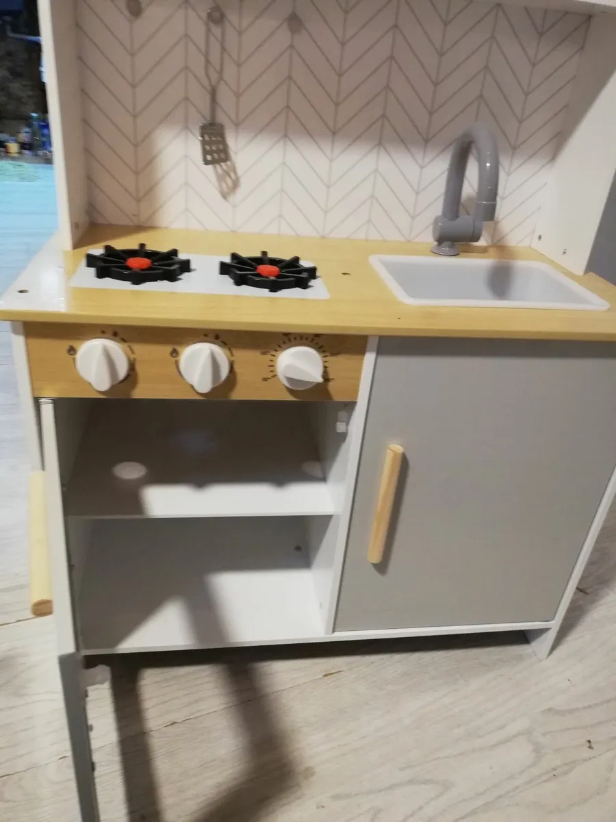 Toy kitchen - Image 4