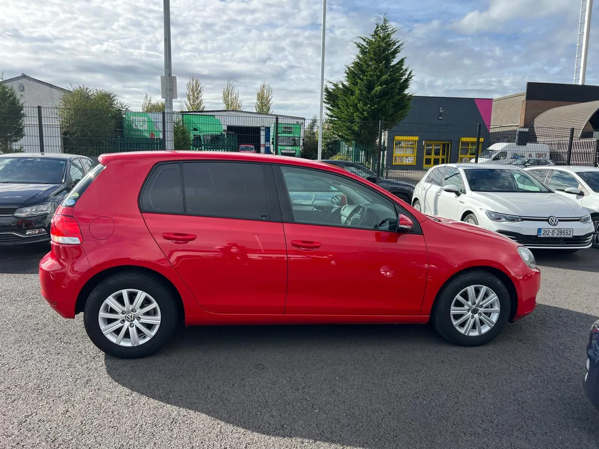 Volkswagon golf red 2012 - Image 3
