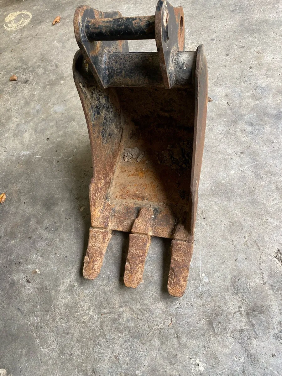 Hitachi 3ton buckets - Image 4