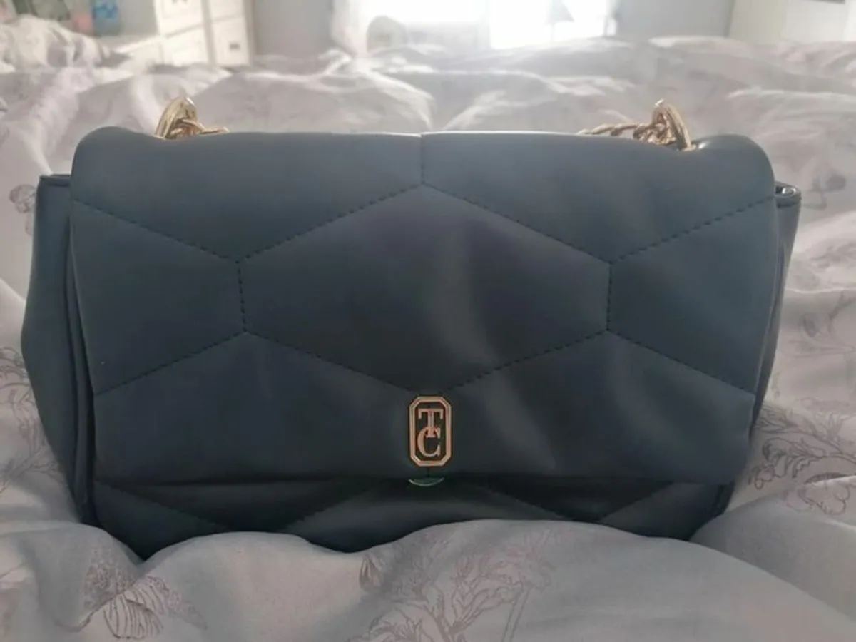 Tipperary Crystal Navy Pisa Handbag NEW - Image 4
