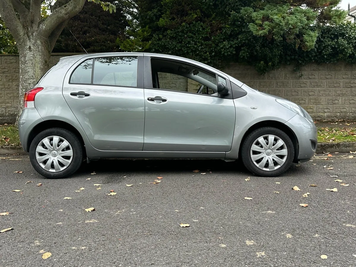 Toyota Yaris * 52,000km NCT 05/26 * - Image 1