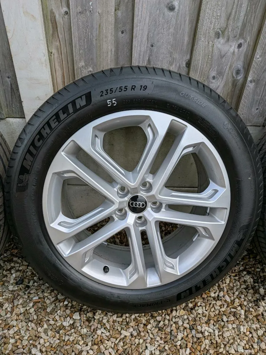 Audi Q5 Genuine 19” Alloy Wheels & Michelin Tyres - Image 2