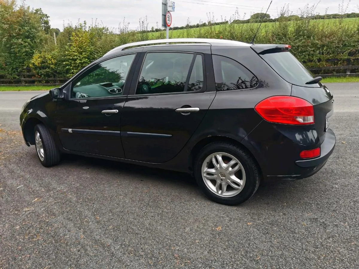 Renault Clio estate - Image 3