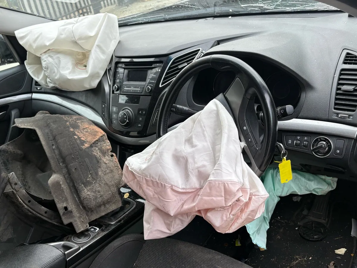 2015 Hyundai i40 parts - Image 4