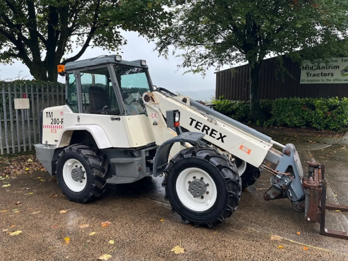 2000 TEREX TM200 Pivot Telehandler - Image 2