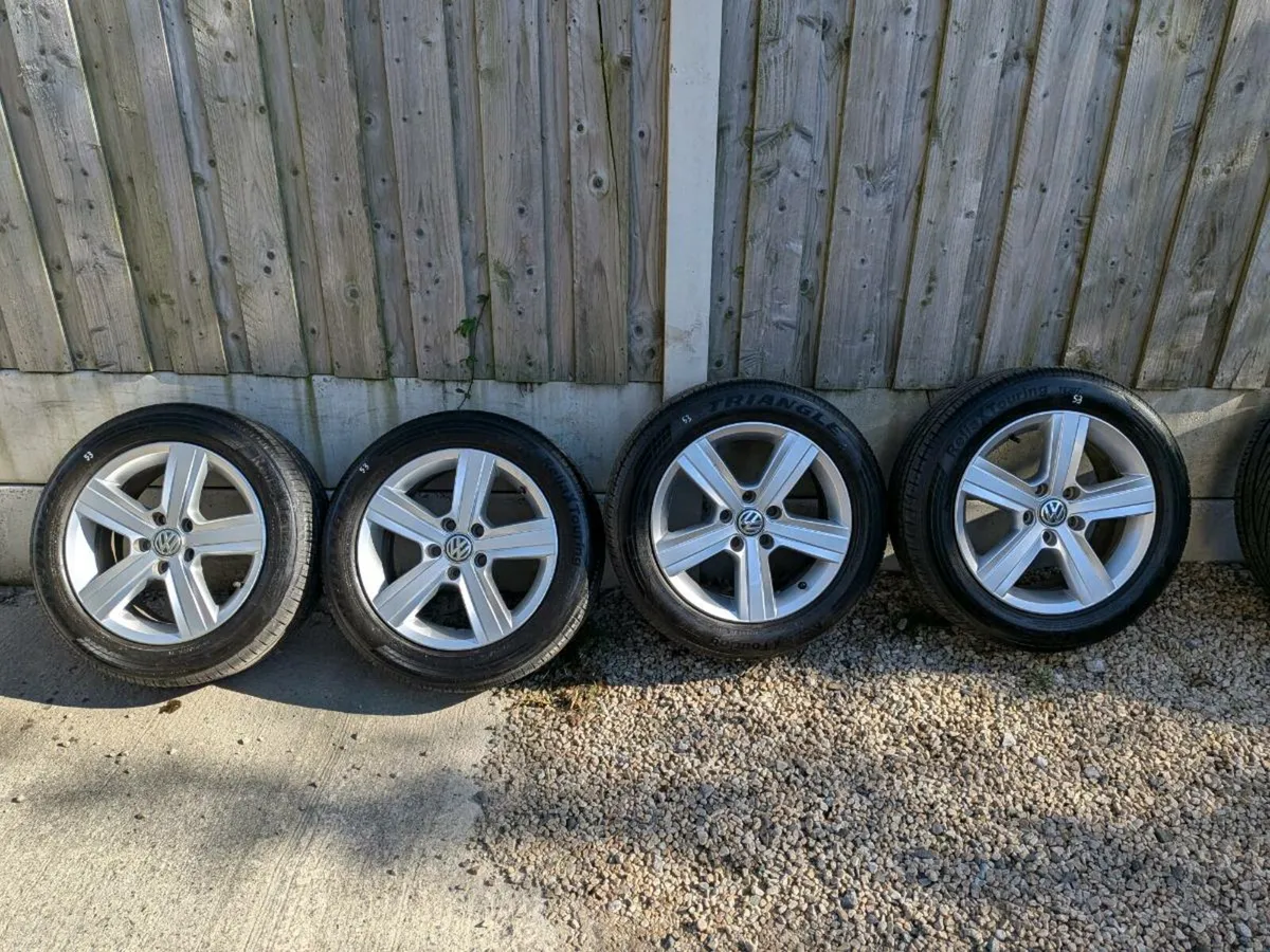 Lot53 – Volkswagen Golf Genuine 16” Alloys + Brand - Image 1