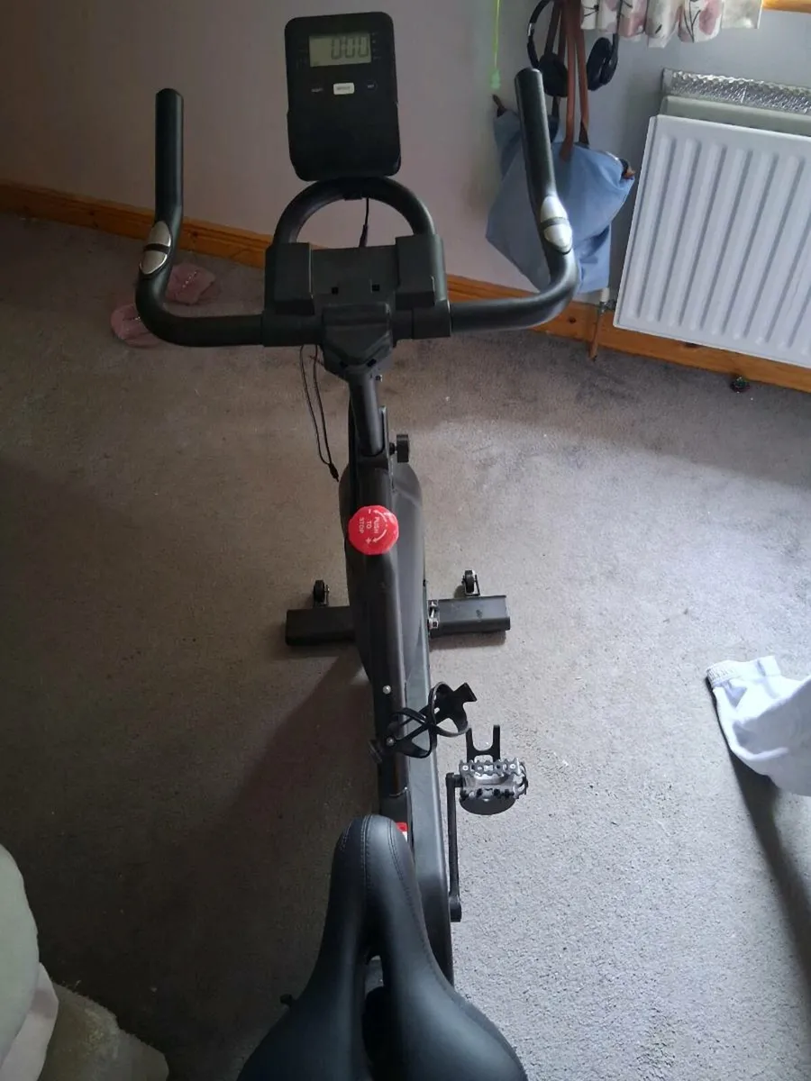 Exercise bike - Image 1
