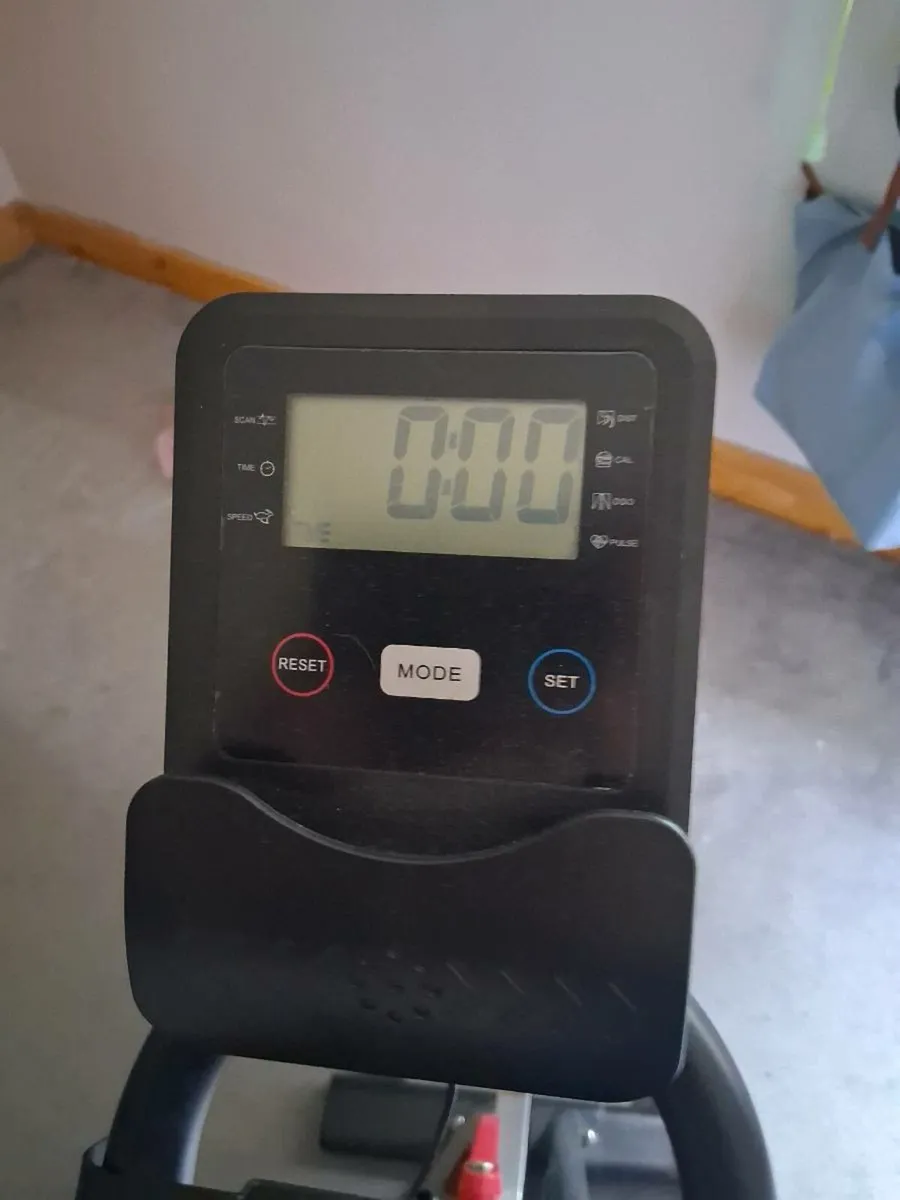 Exercise bike - Image 3