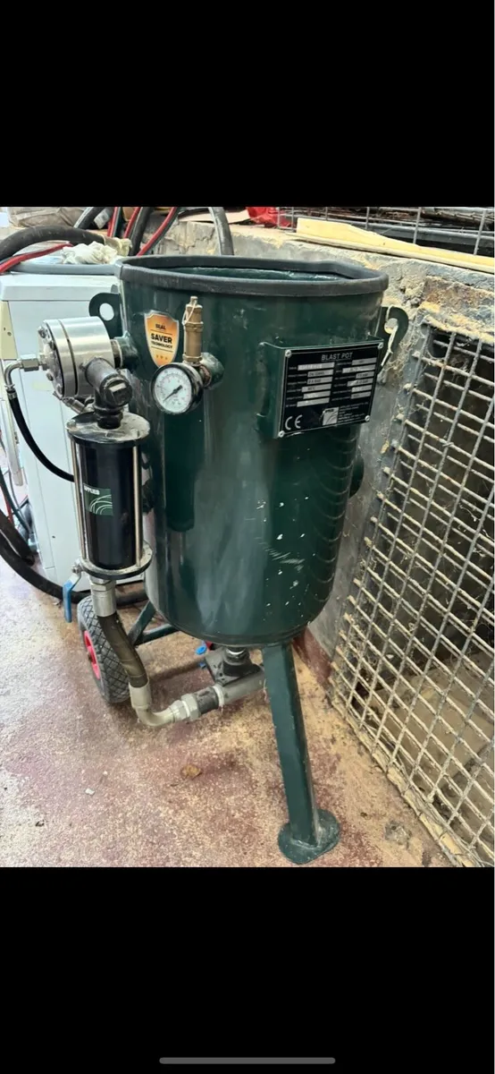 Applied Sand blasting pot - Image 1