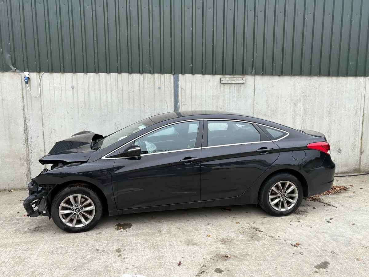 2015 Hyundai i40 parts - Image 1