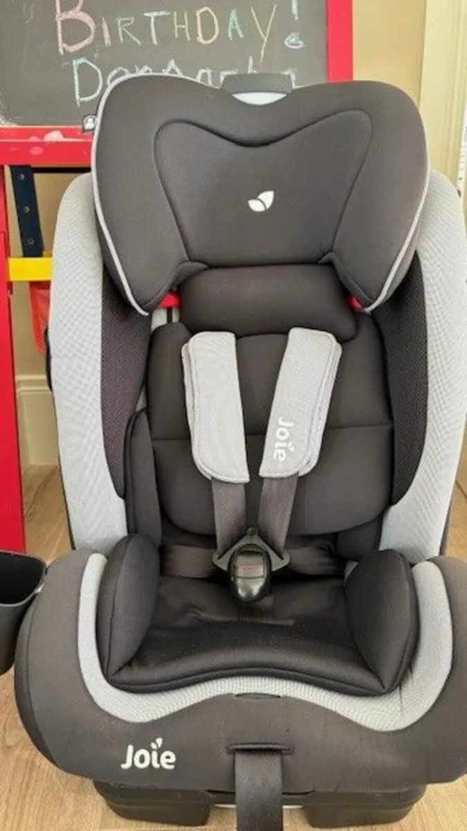 Joie Bold 9-36kg SemiUniversal Booster car Seat x2 - Image 1